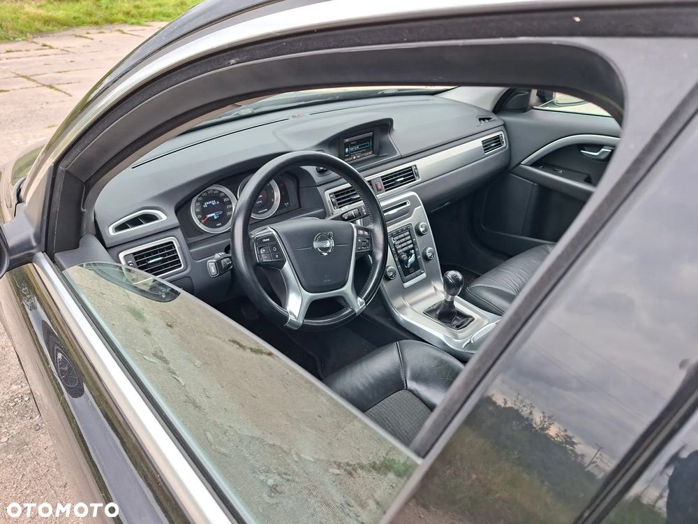 Volvo V70 2.5T Momentum - 2