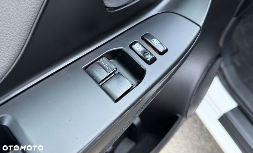 Toyota Yaris Hybrid 100 Premium - 31