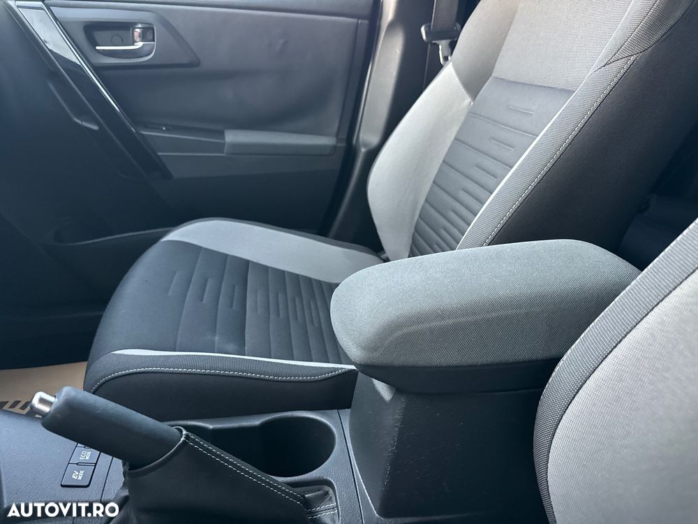 Toyota Auris 1.8 L VVT-i Hybrid Sol - 20