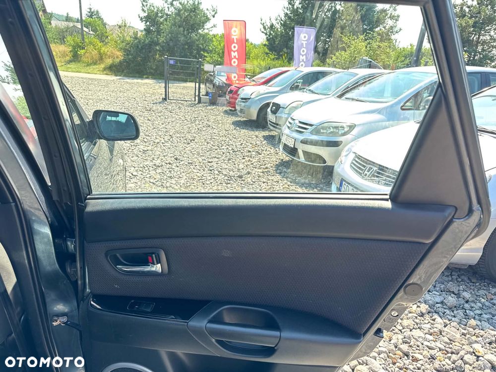 Mazda 3 1.6 Exclusive + - 17