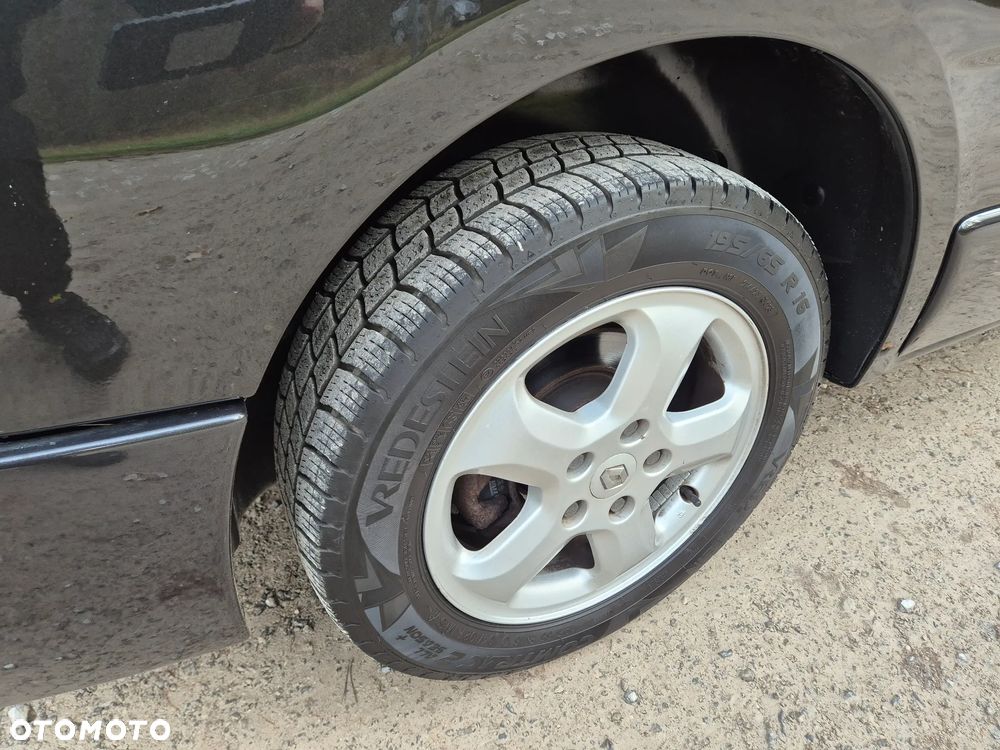 Renault Trafic 2.0 dCi 115 FAP Grand Passenger Black Edition - 11