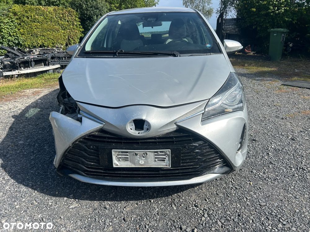 Toyota Yaris Hybrid 100 Dynamic EU6 - 2