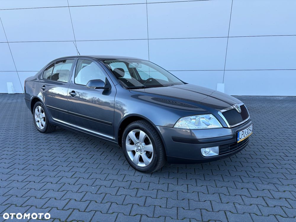 Skoda Octavia 1.6 Ambiente - 11