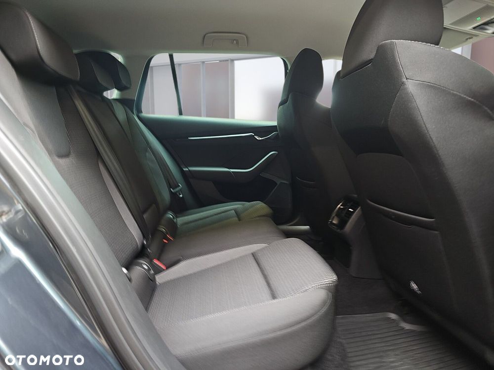 Skoda Octavia 2.0 TDI Ambition DSG - 10