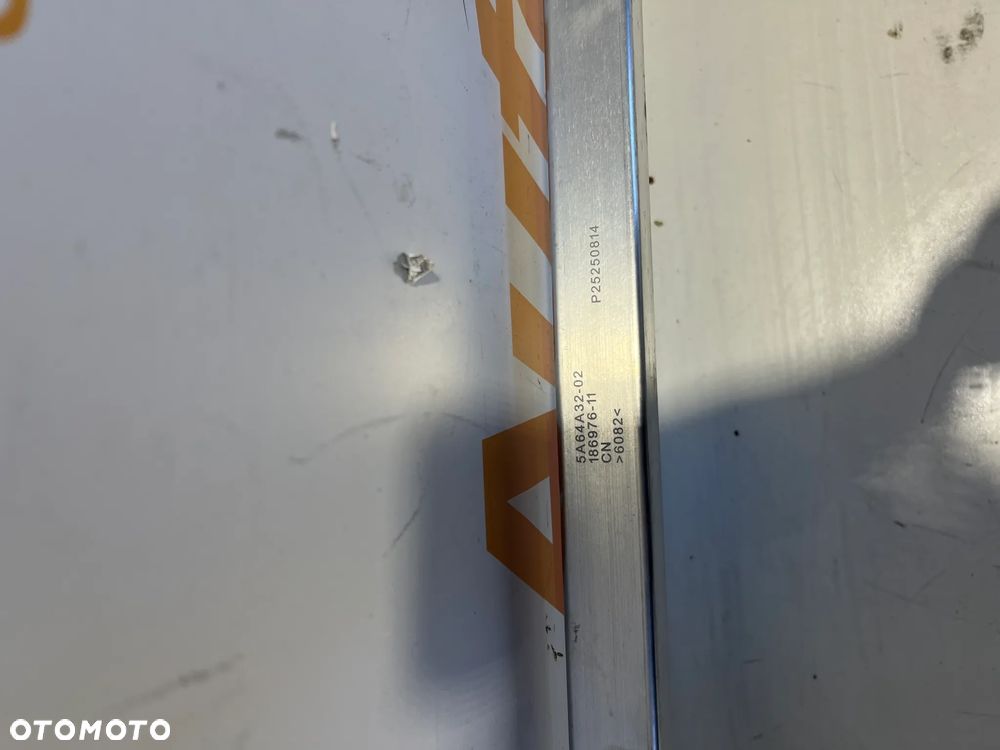 BMW X1 U11 BELKA WZMOCNIENIE ZDERZAKA PRZEDNIA DOLNA PRZÓD 5A64A32-02 - 2