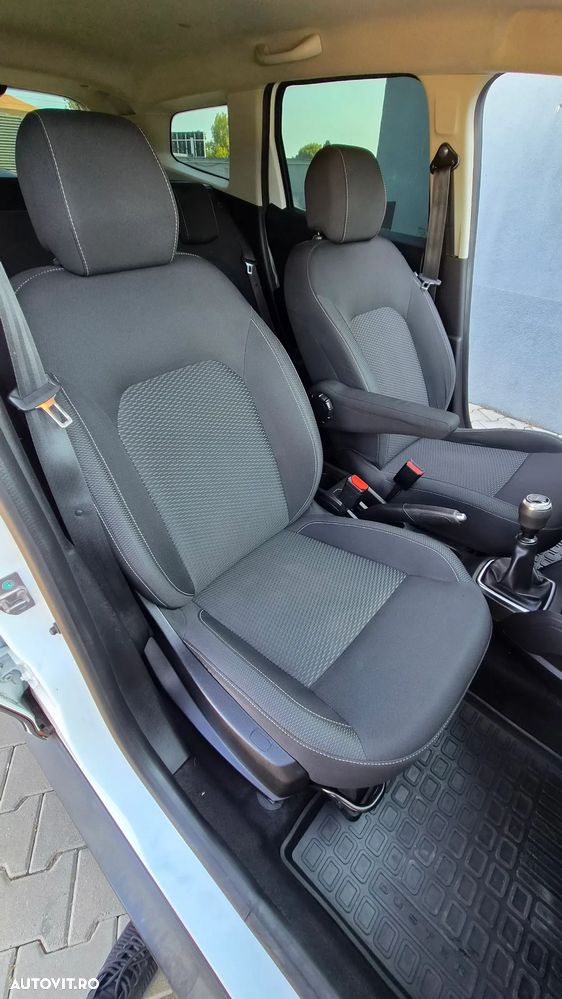 Dacia Duster 1.5 dCi 4WD Comfort - 13