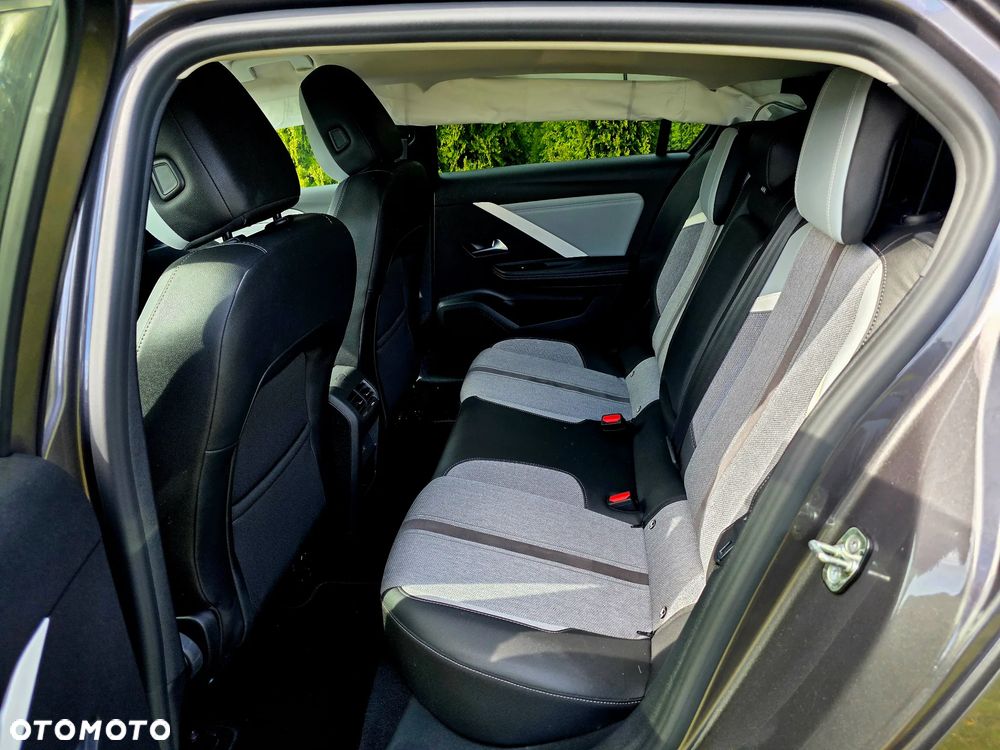 Opel Astra 1.5 D Automatik Elegance - 16