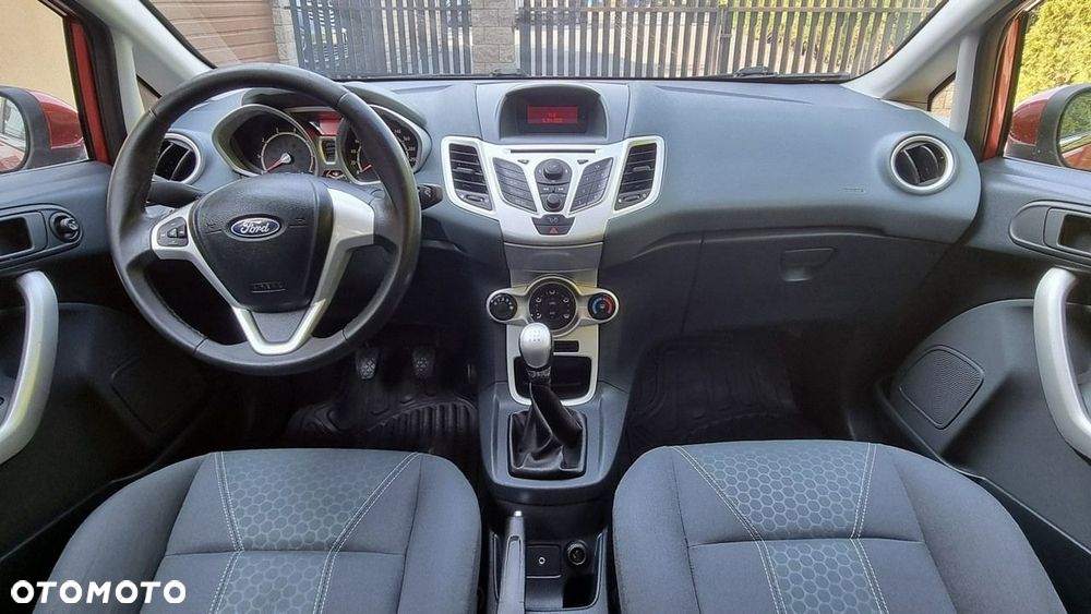 Ford Fiesta - 12