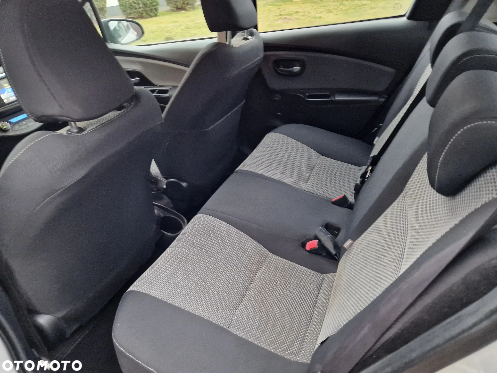 Toyota Yaris - 10