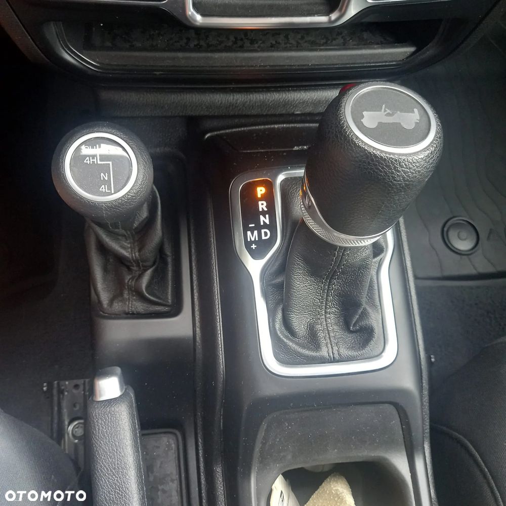 Jeep Wrangler - 11