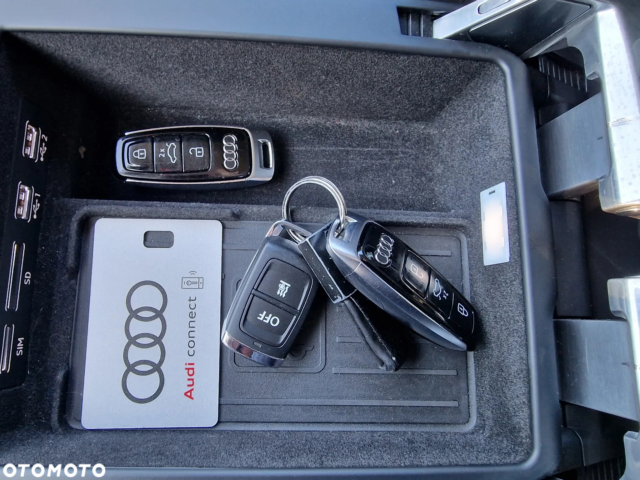 Audi A8 - 40