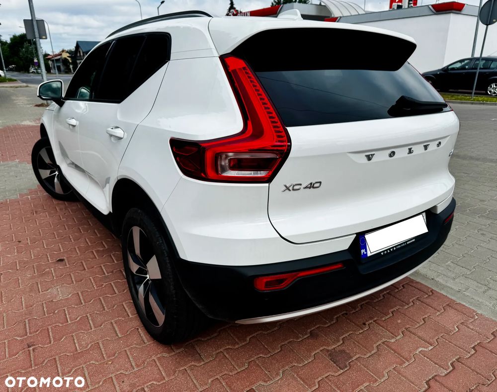 Volvo XC 40 D4 AWD Momentum (Intro Edition) - 4