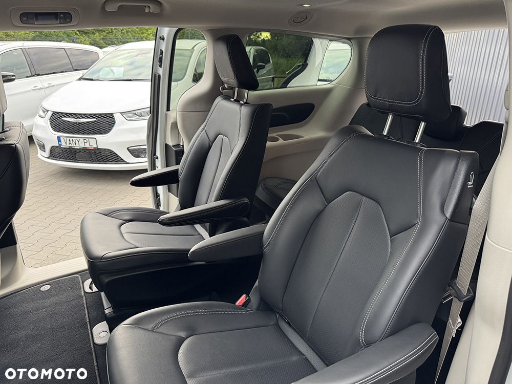 Chrysler Pacifica - 9