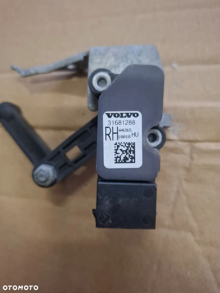 Volvo XC60 II czujnik poziomowania 31681288 - 3