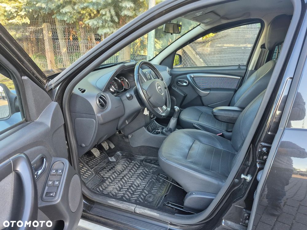 Dacia Duster 1.6 SCe Blackshadow S&S - 11