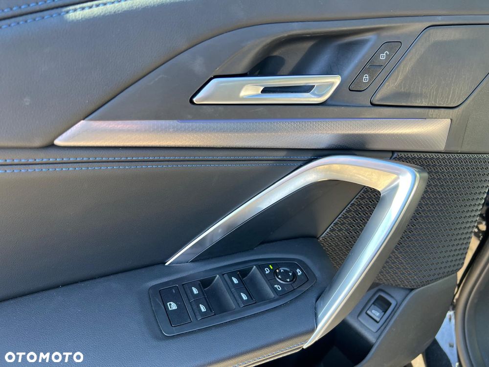 BMW iX1 xDrive30 66.5kWh M Sport - 8