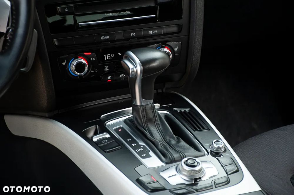 Audi A4 Avant 2.0 TDI DPF clean diesel multitronic Ambiente - 32