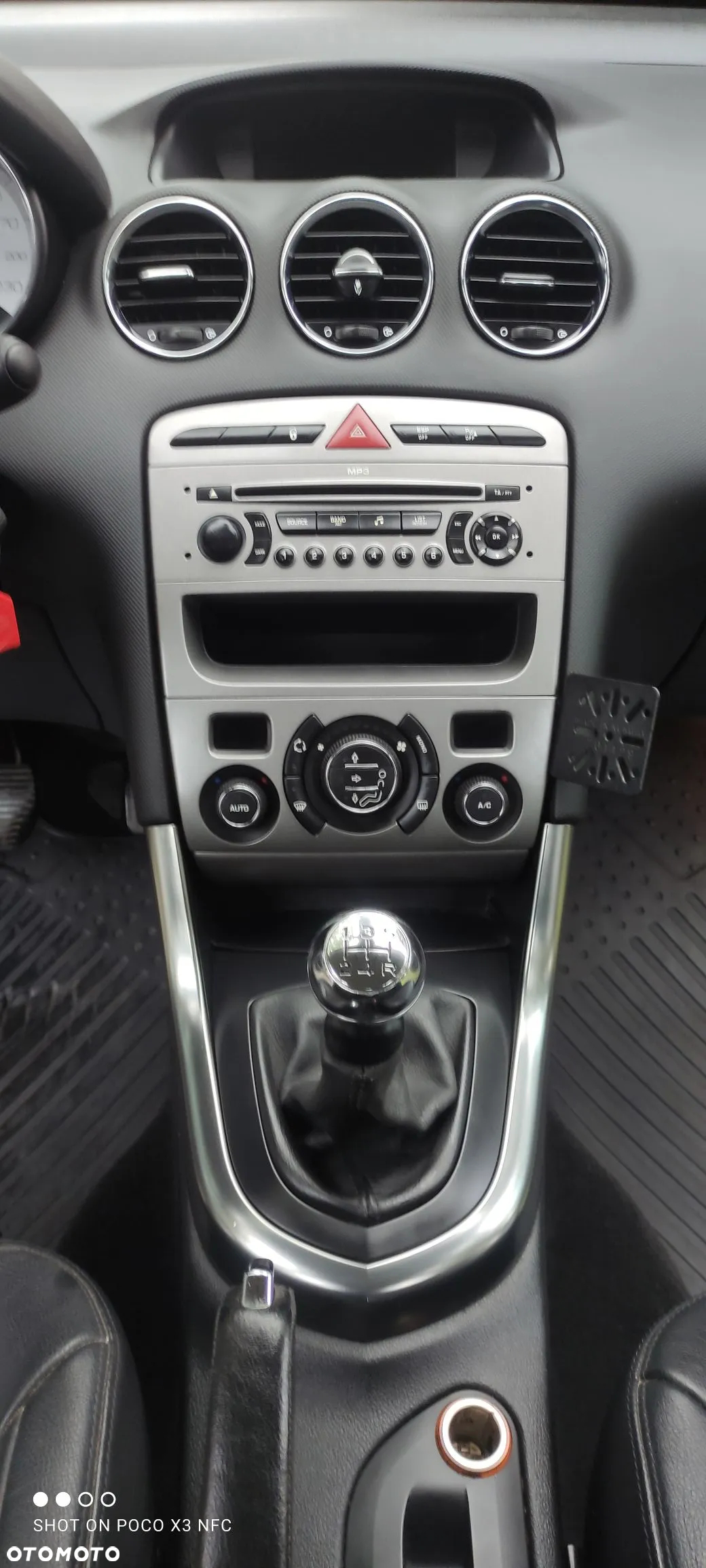 Peugeot 308 1.6 Premium Plus - 22