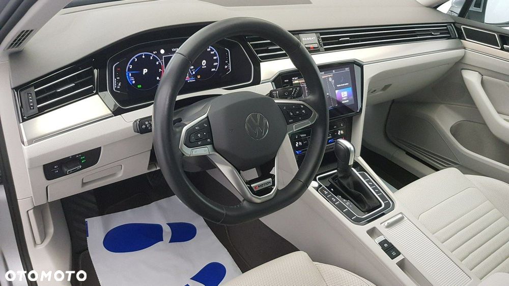 Volkswagen Passat - 20
