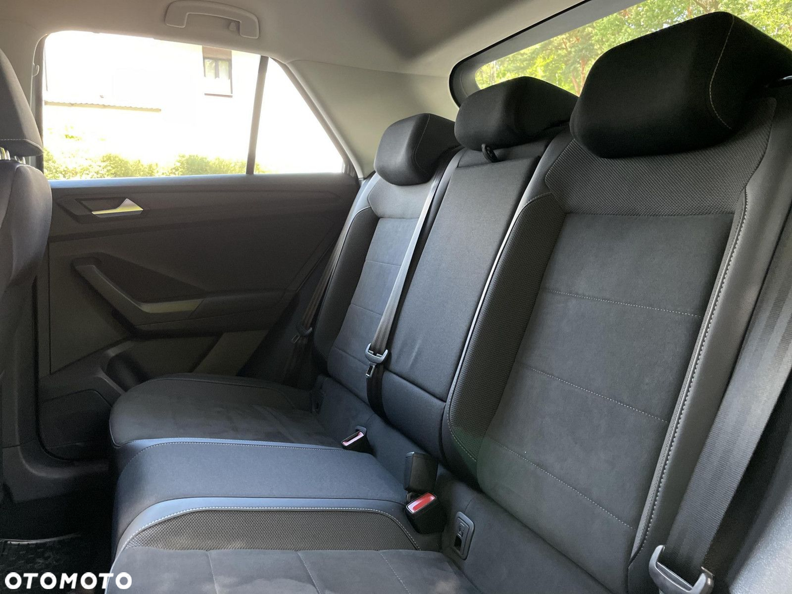 Volkswagen T-Roc - 18