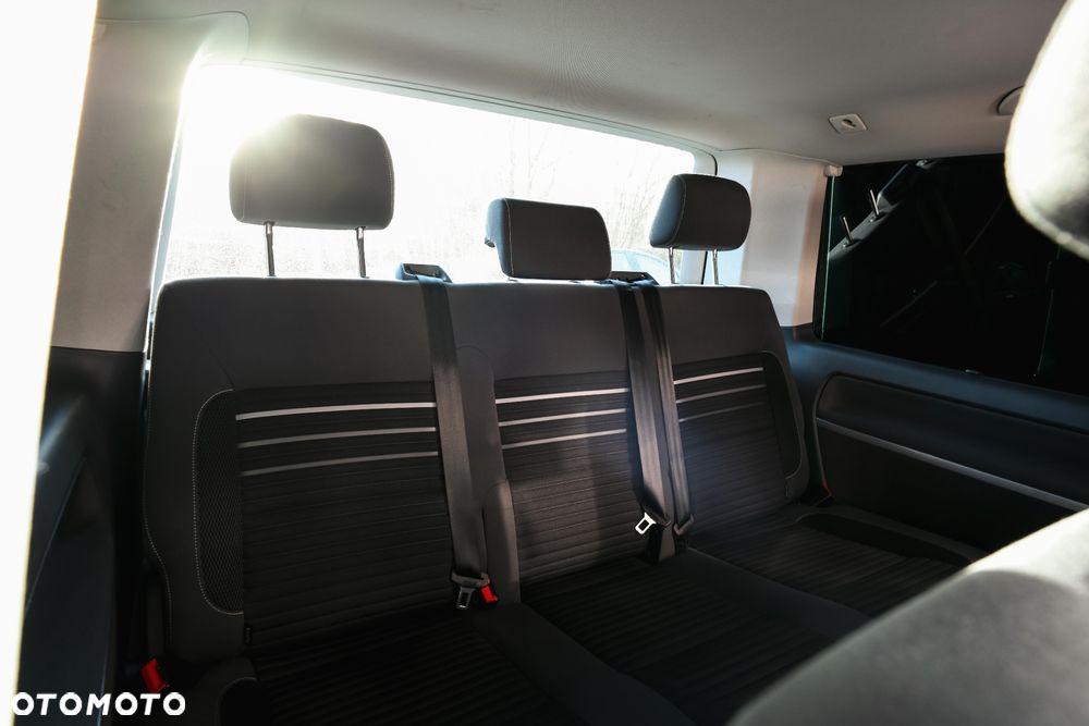 Volkswagen Multivan - 10