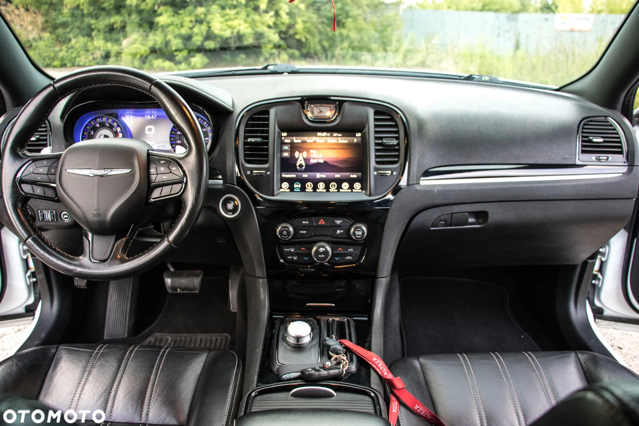 Chrysler 300s - 17