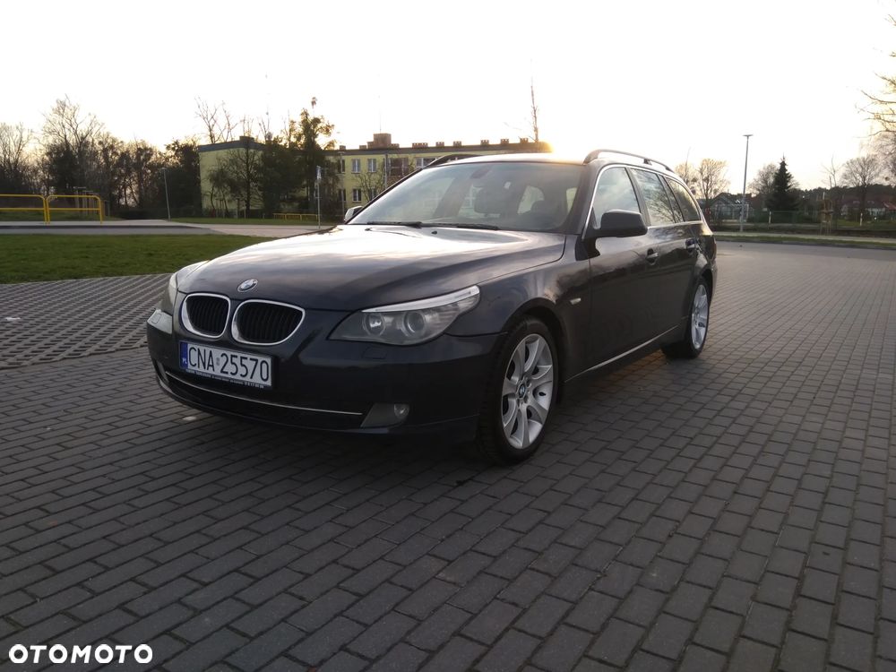 BMW Seria 5 520d Touring Special Edition - 11