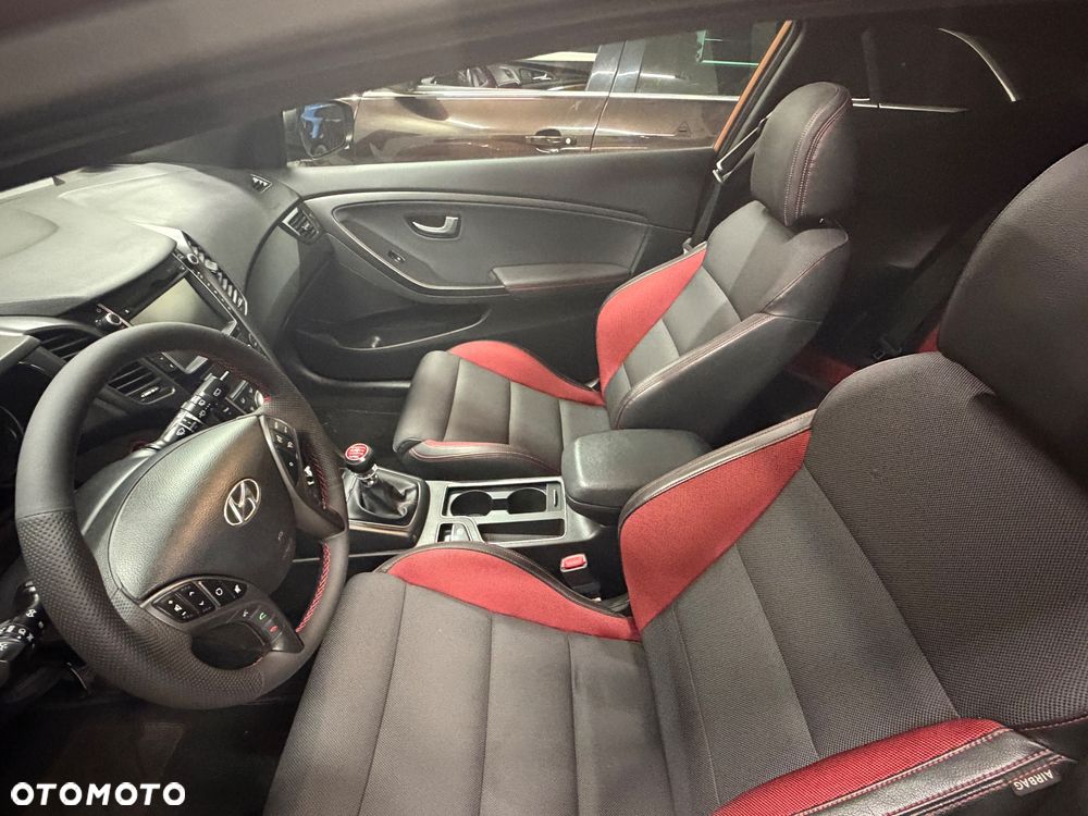 Hyundai i30 1.6 GDI Turbo Luxury - 25