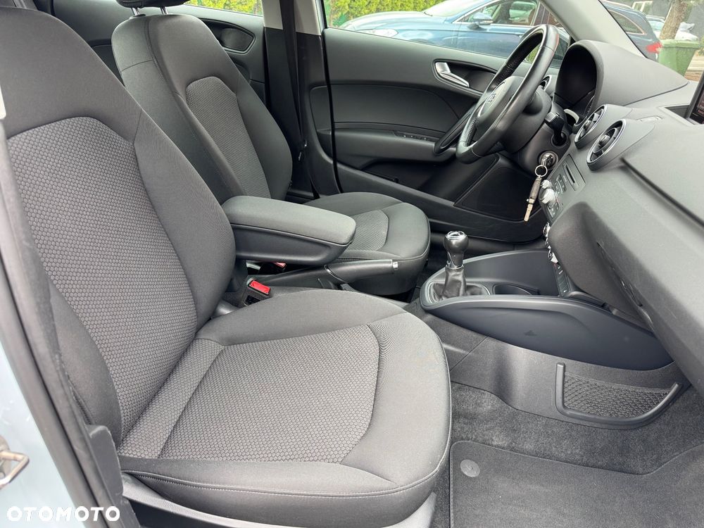 Audi A1 Sportback 1.6 TDI S line edition - 10