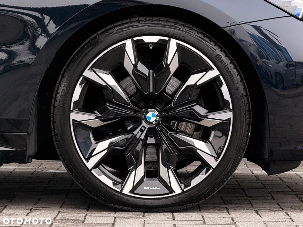 BMW Seria 5 520d xDrive - 14