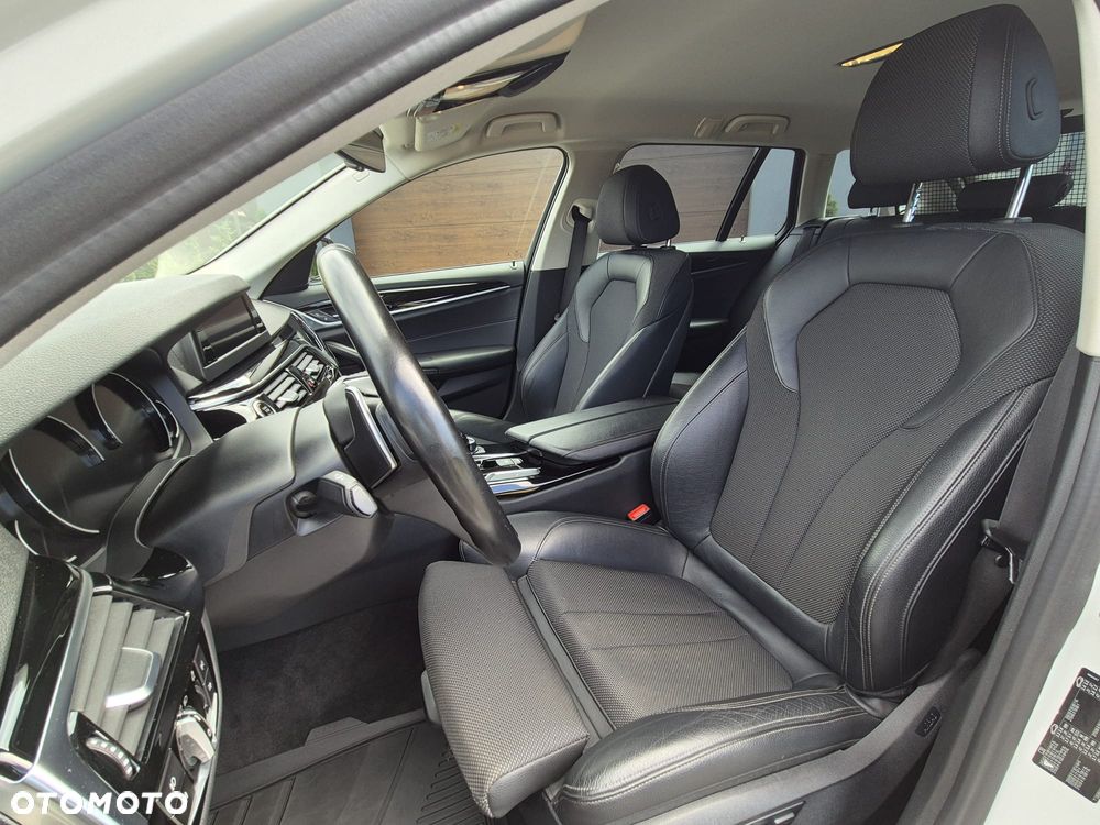 BMW Seria 5 518d Sport Line - 12