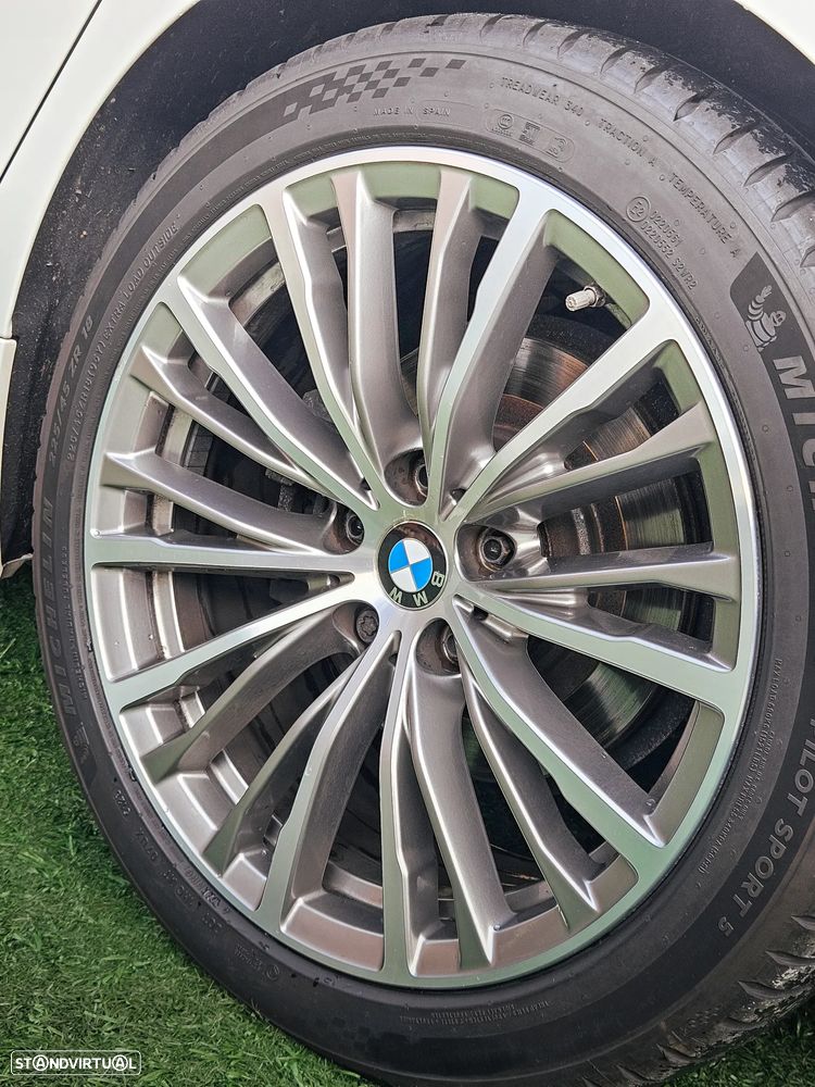 BMW 320 d Aut. Sport Line - 32