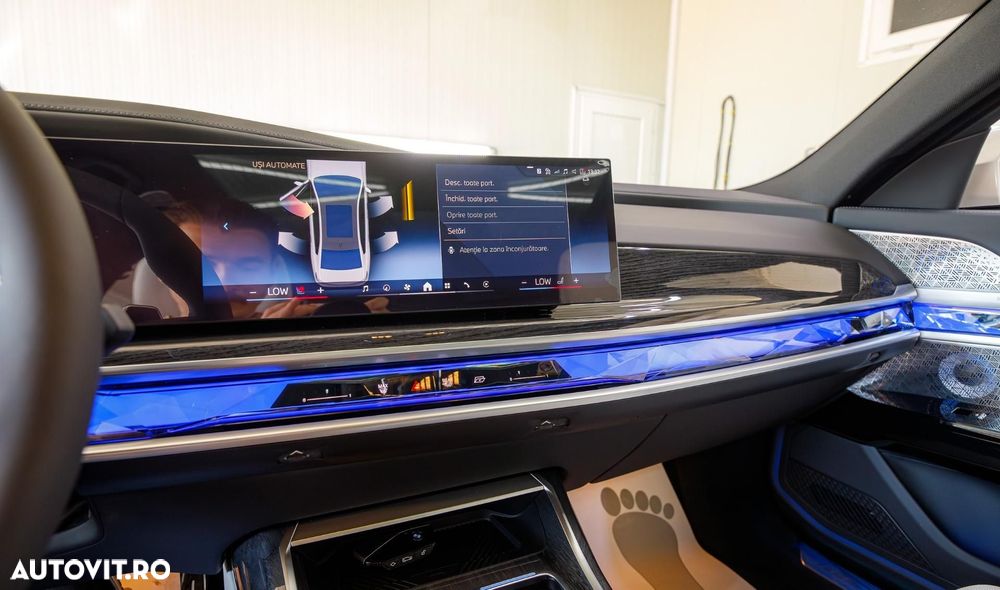 BMW Seria 7 740d xDrive MHEV - 27