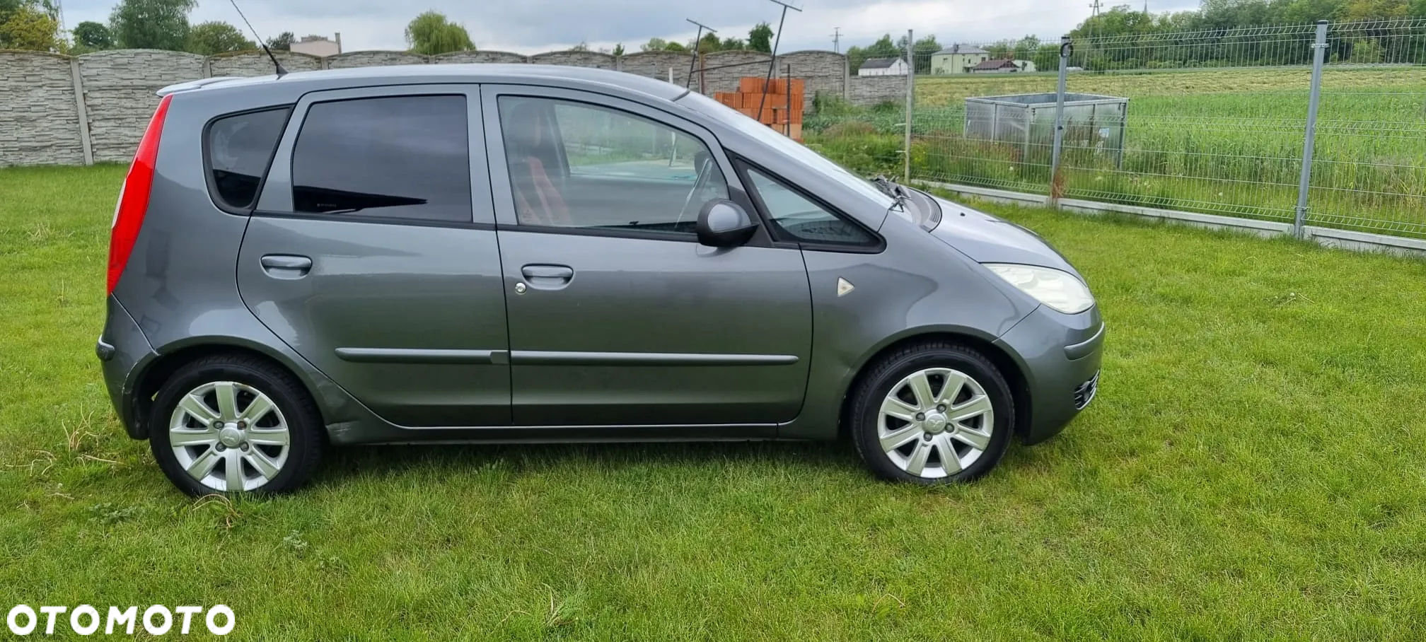 Mitsubishi Colt - 3