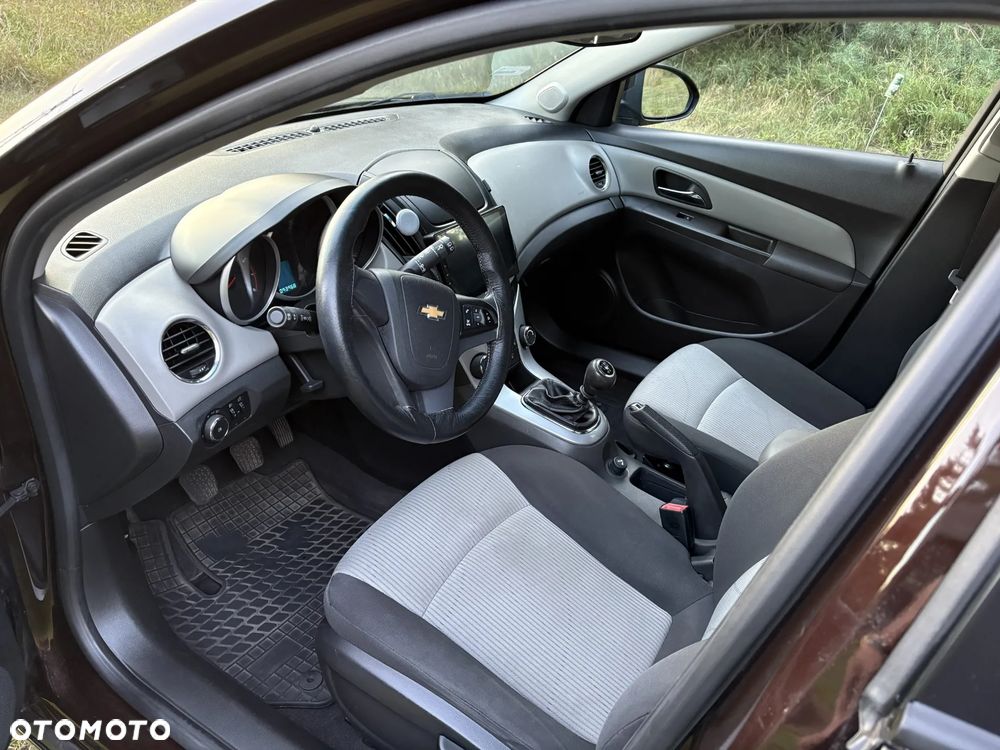 Chevrolet Cruze 1.6 LT - 4