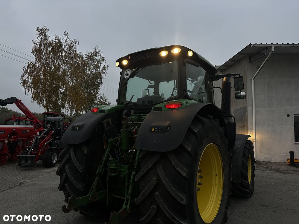 John Deere 6215R - 18