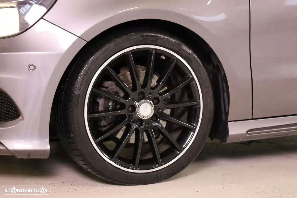 Mercedes-Benz A 200 d AMG Line - 14