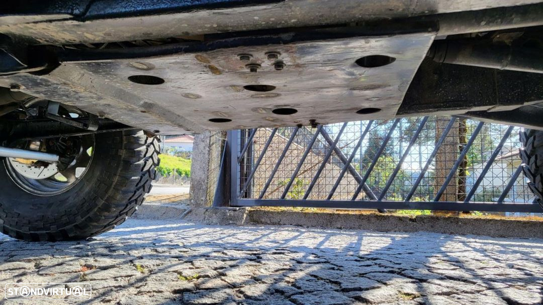 Land Rover Defender 90 2.5 TD5 Metal Top - 40