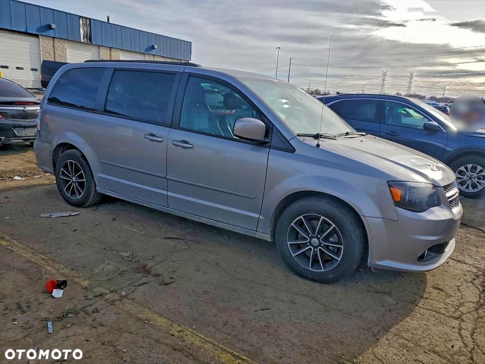 Dodge Grand Caravan - 5