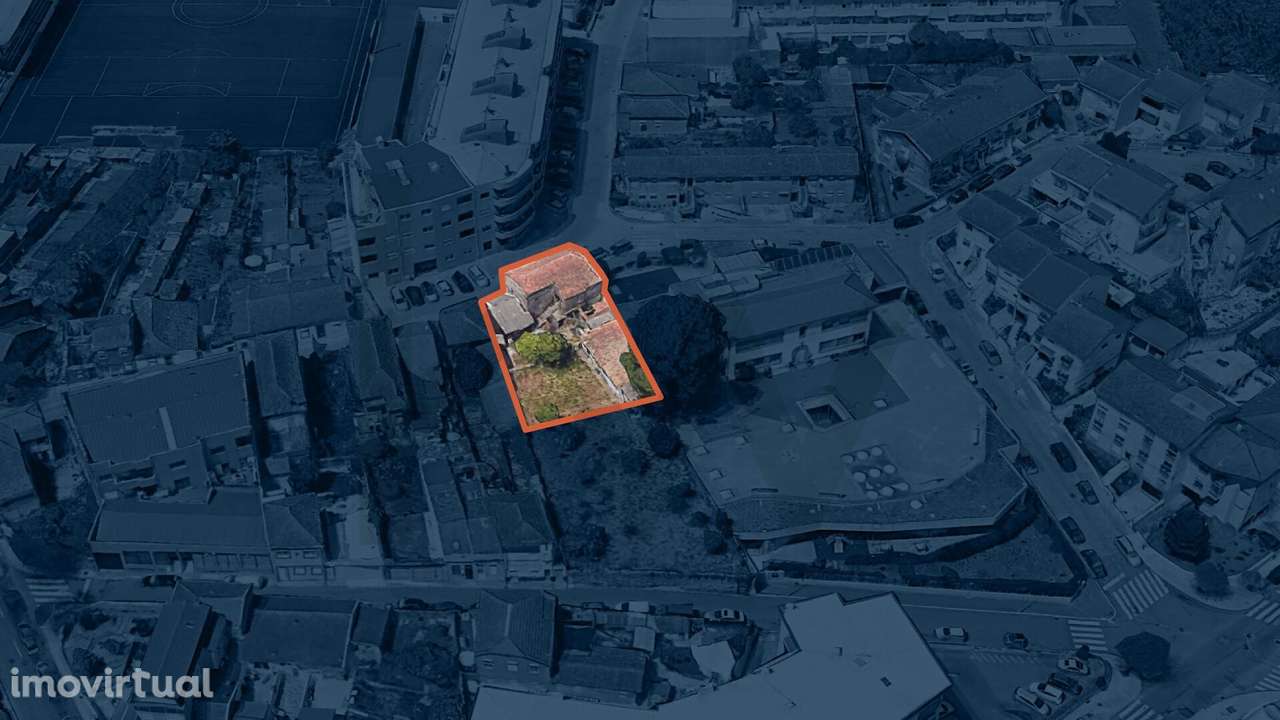 Moradia para Reabilitar e Jardim | Rua Igreja Velha, São Mamede Infes - Grande imagem: 3/6