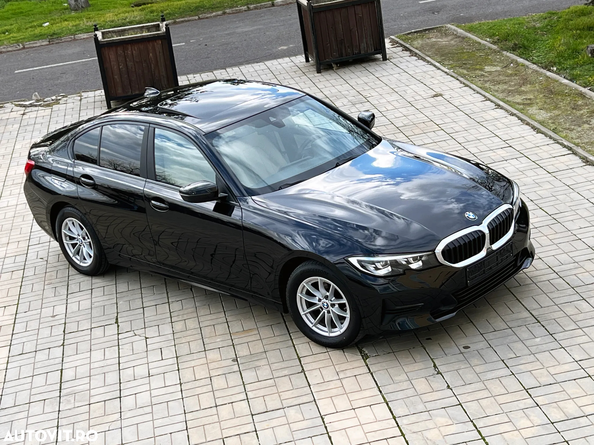 BMW Seria 3 318d Luxury Line - 13