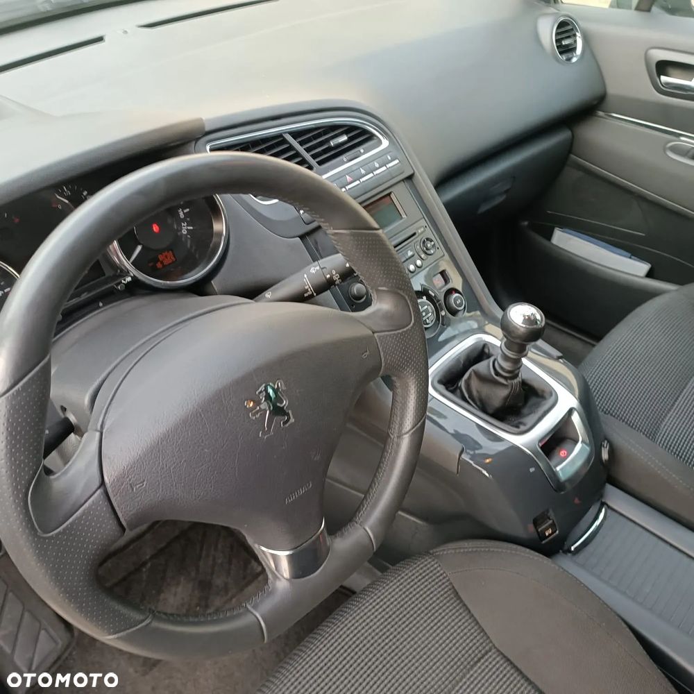 Peugeot 5008 1.6 THP Allure 7os - 19