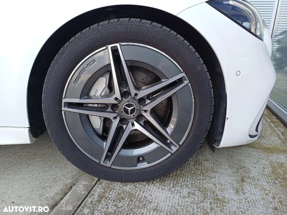 Mercedes-Benz C 180 9G-TRONIC AMG Line - 24