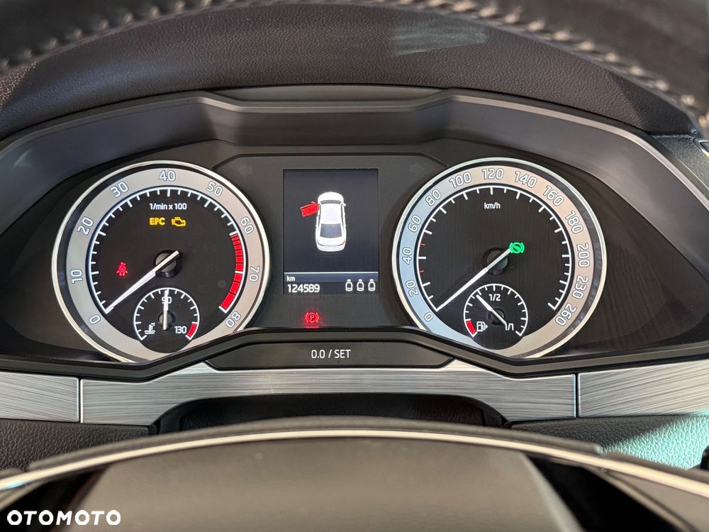 Skoda Superb 2.0 TSI Ambition DSG - 6