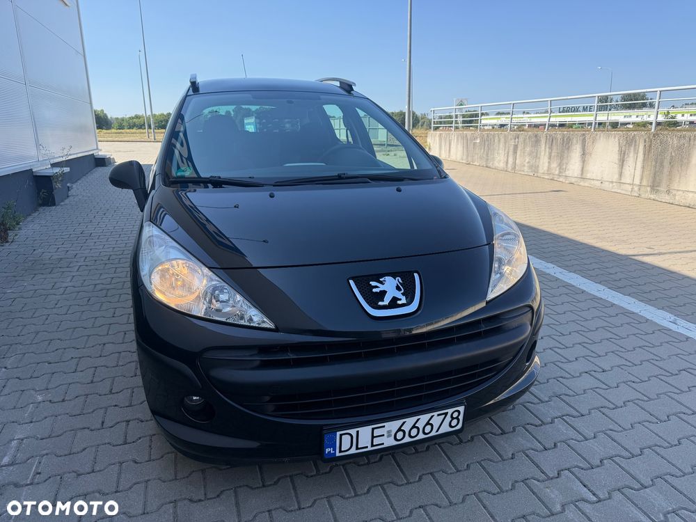 Peugeot 207 1.4 16V Trendy - 16