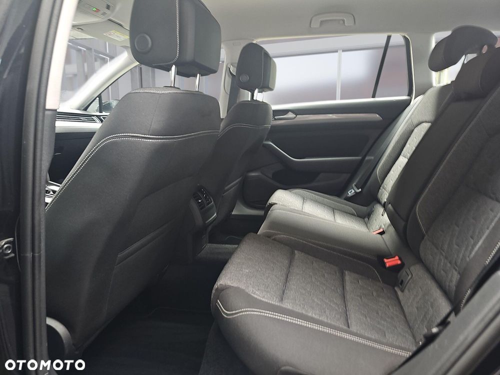 Volkswagen Passat Variant - 10
