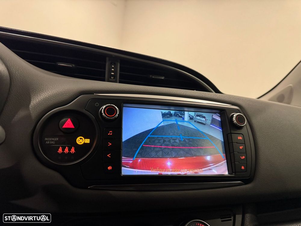 Toyota Yaris 1.0 VVT-i Comfort +PS Style +P.Techno - 9