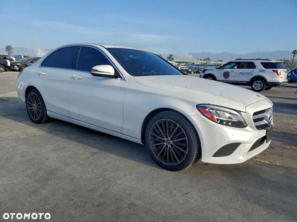 Mercedes-Benz Klasa C 300 4Matic 9G-TRONIC Exclusive - 1