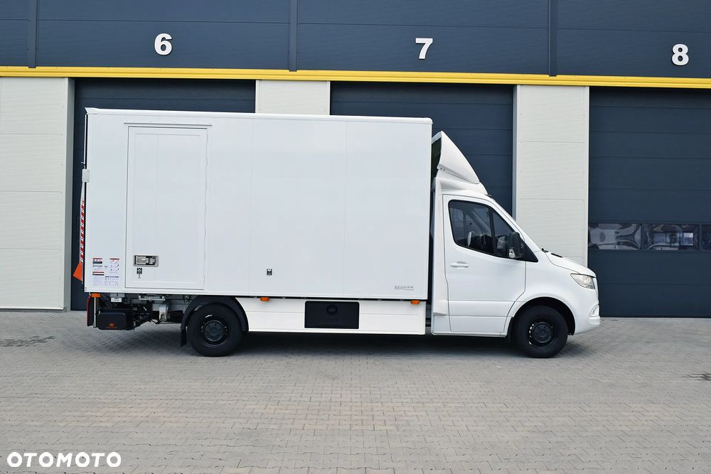Mercedes-Benz Sprinter 319 - 6