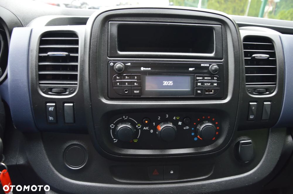 Opel Vivaro - 32